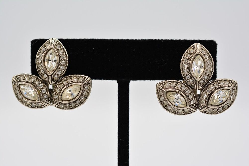 Vintage Crystal Clip On Earrings Shiny Rhinestone Silver Tone Shiny 1980s BinAA